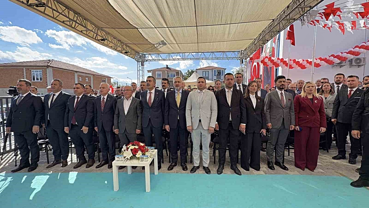Bakan Tekin, Kırklareli Vize'de anaokulu açılışında 2024 TIMSS başarısını savundu