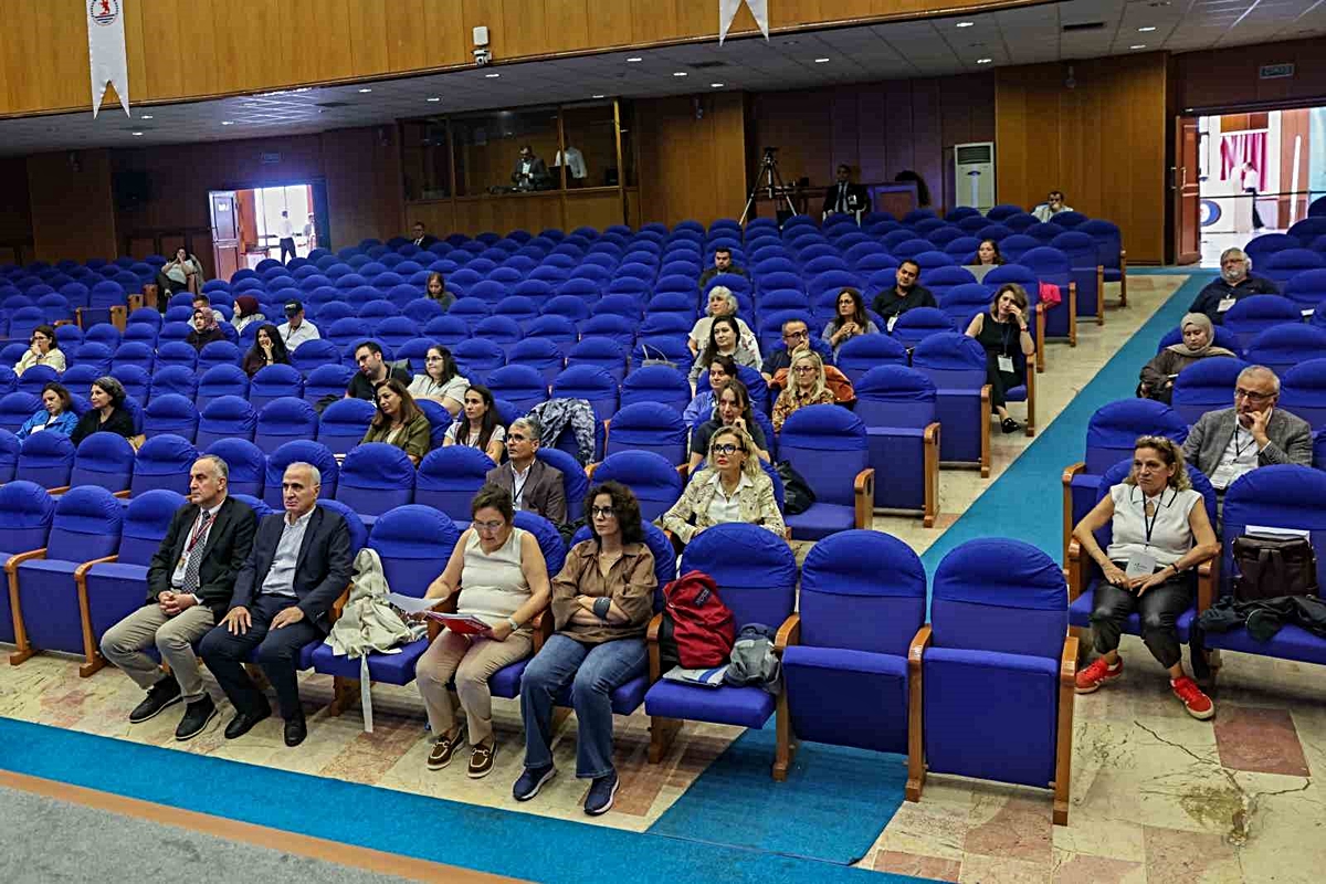 Dekan Danacı: 'Anabilim dallarımızdan sekizi akredite olmuş durumda'