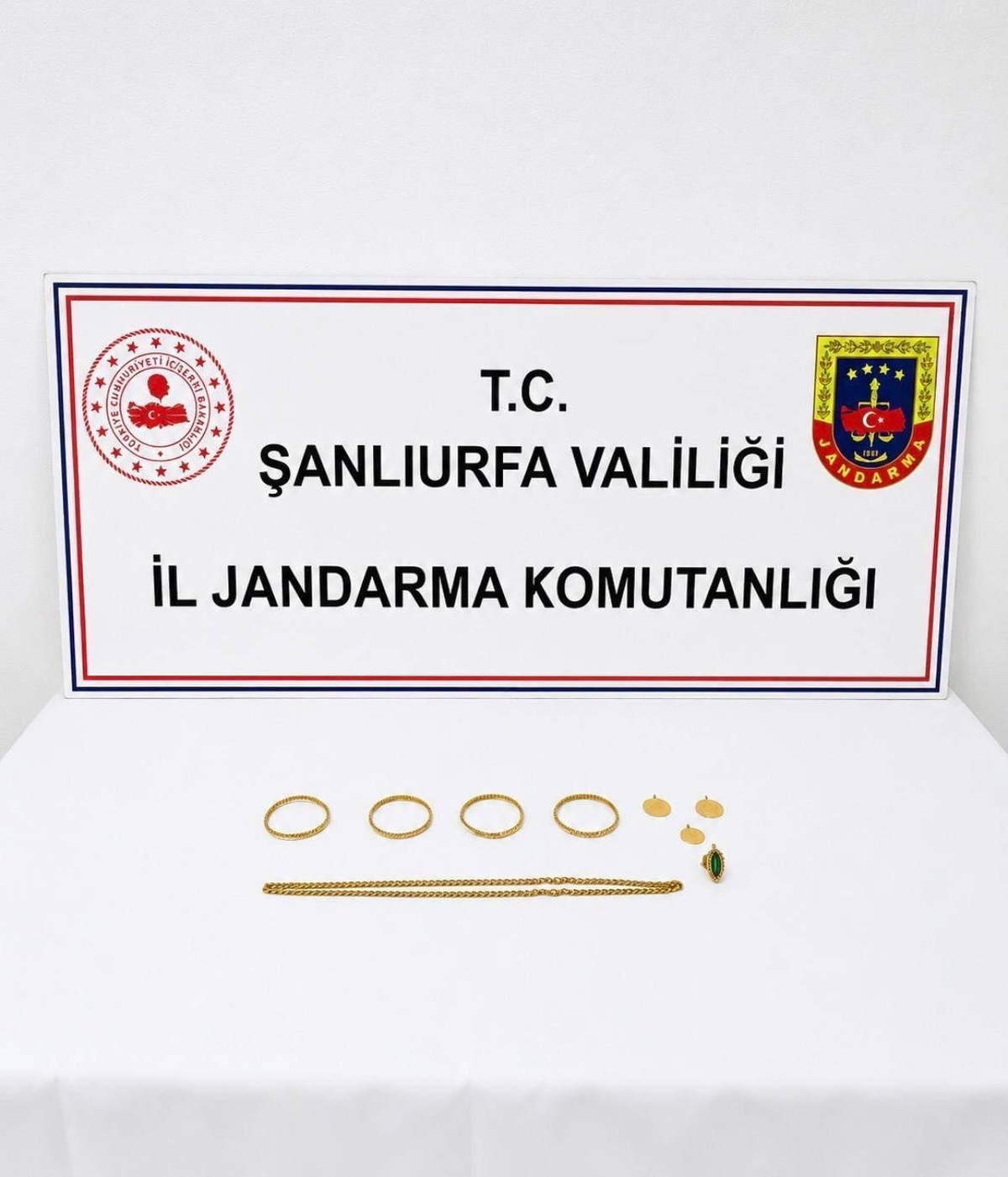 Dolandırdığı kişiden aldığı altınları satmaya çalışan şahıs yakalandı