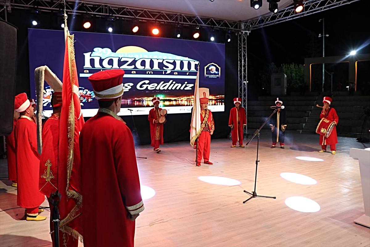 Elazığ'da 29. Uluslararası Hazar Şiir Akşamları 16 şairin katılımıyla açıldı