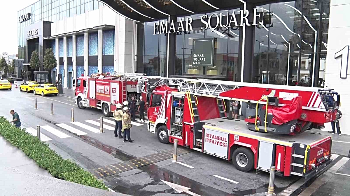 Emaar AVM’de yangın paniği