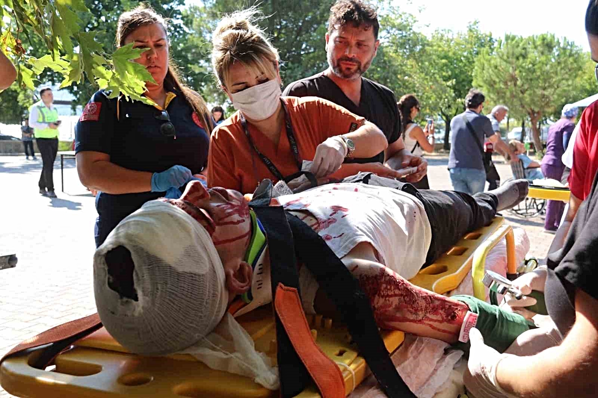 Fethiye Devlet Hastanesi’nde deprem tatbikatı gerçeğini aratmadı