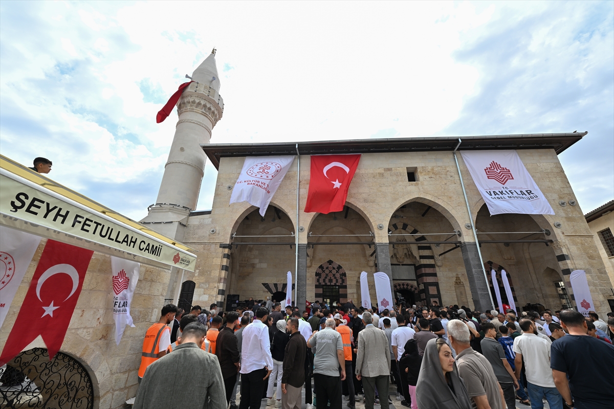 Gaziantep'te 6 Şubat depremlerinden etkilenen tarihi Şeyh Fethullah Camisi yeniden ibadete açıldı
