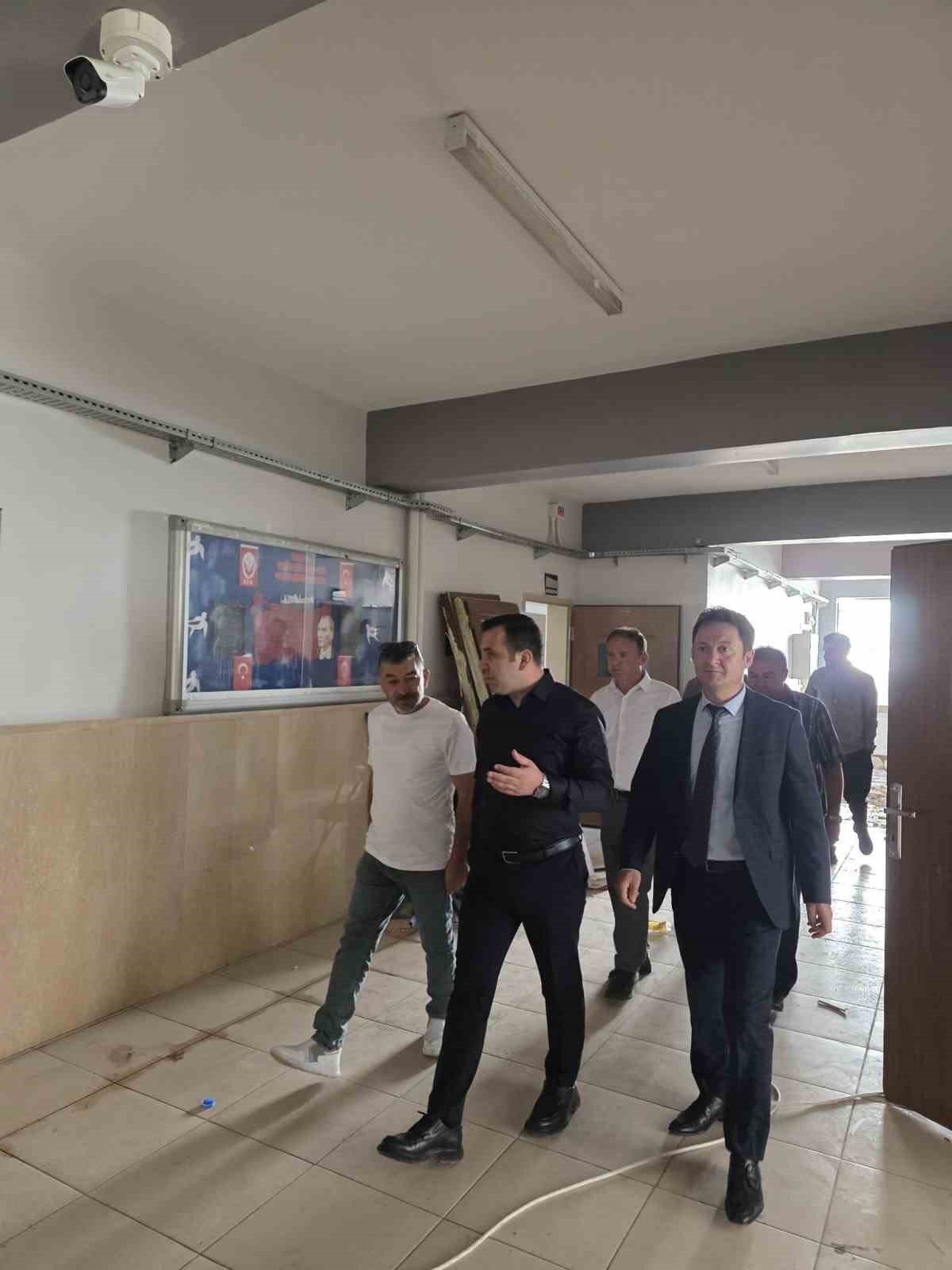 Gölbaşı Anadolu Lisesi’nde tadilat ve güçlendirme çalışmaları sürüyor