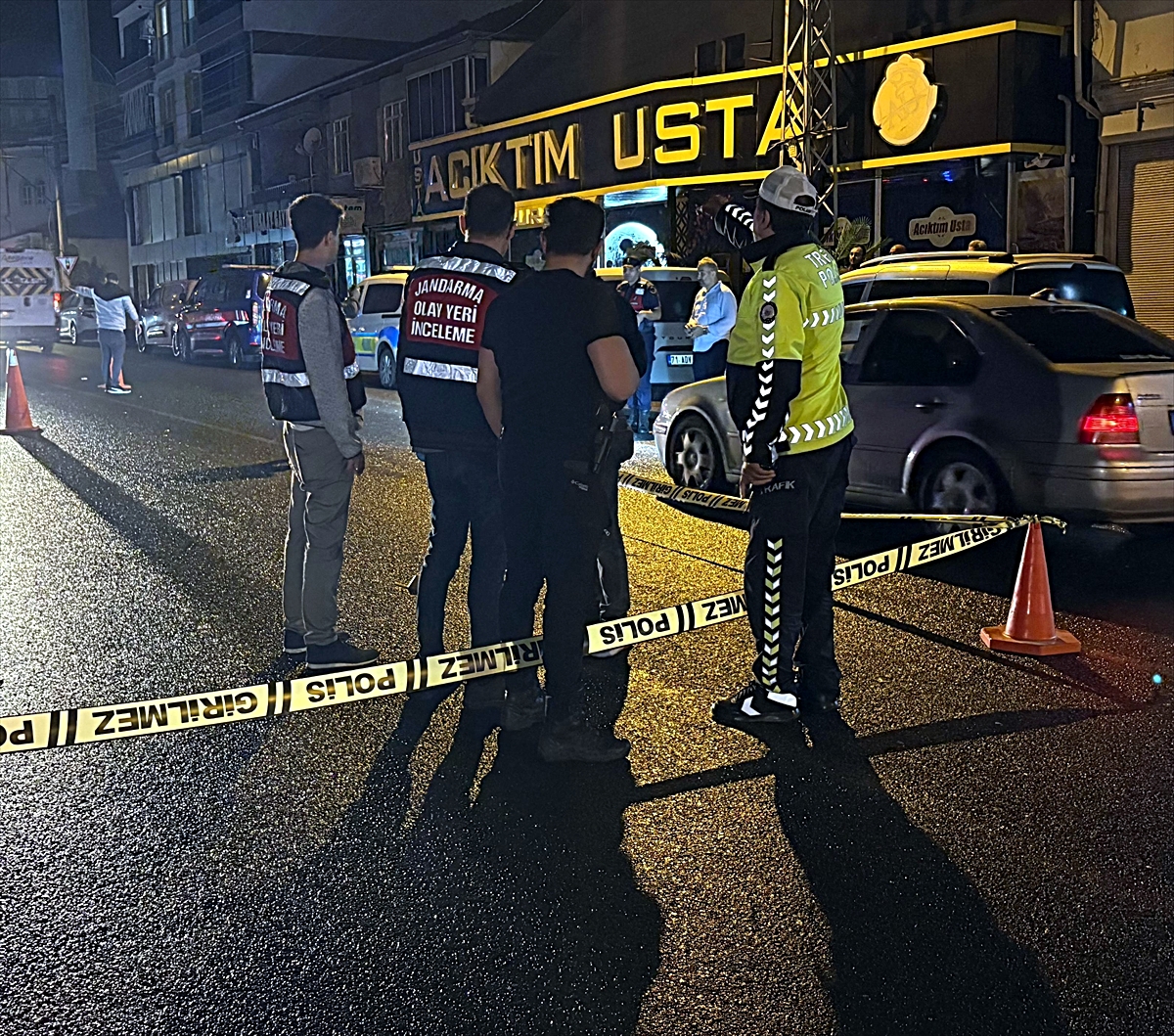 GÜNCELLEME - Kırıkkale'de trafik kazasına müdahale eden polis, başka bir aracın çarpması sonucu şehit oldu