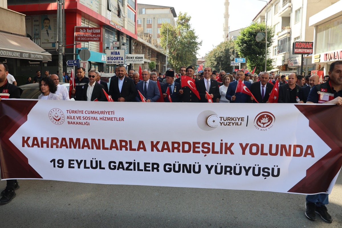 Iğdır’da 19 Eylül Gaziler Günü’nde dev bayraklı yürüyüş