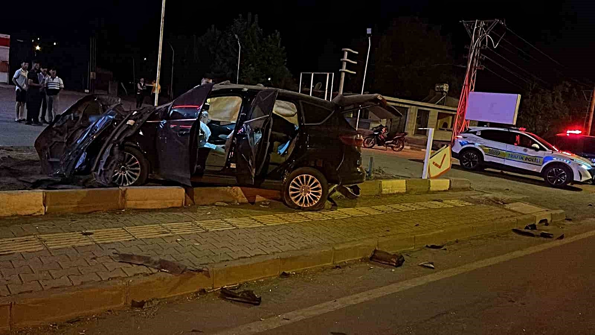 Kontrolden çıkan araç karşı şeride uçtu, sürücü yaralandı
