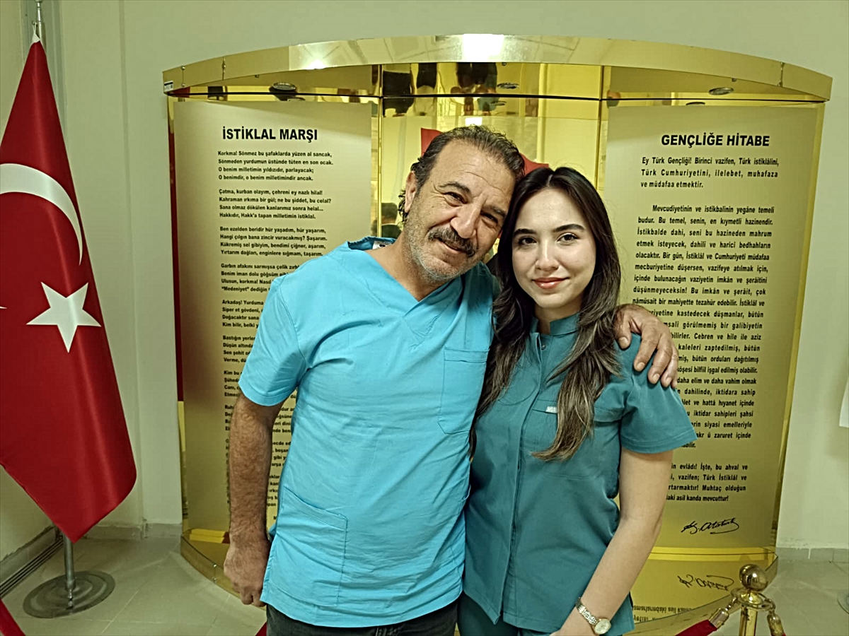 Kozan'da Dr. Ezgi Yıldırım, babasıyla aynı hastanede göreve başladı