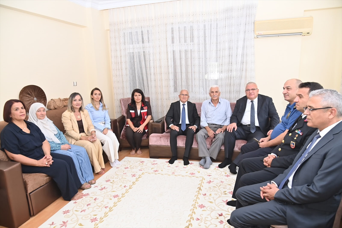 Kumluca Kaymakamı Güneş ve Başkan Avcıoğlu, şehit yakınları ile gazileri ziyaret etti
