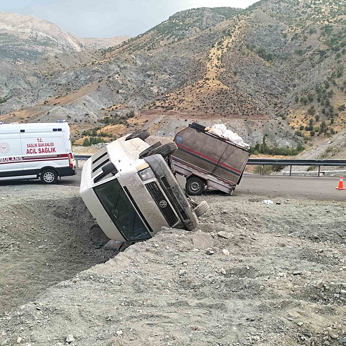 Malatya’da tarım işçilerini taşıyan minibüs devrildi