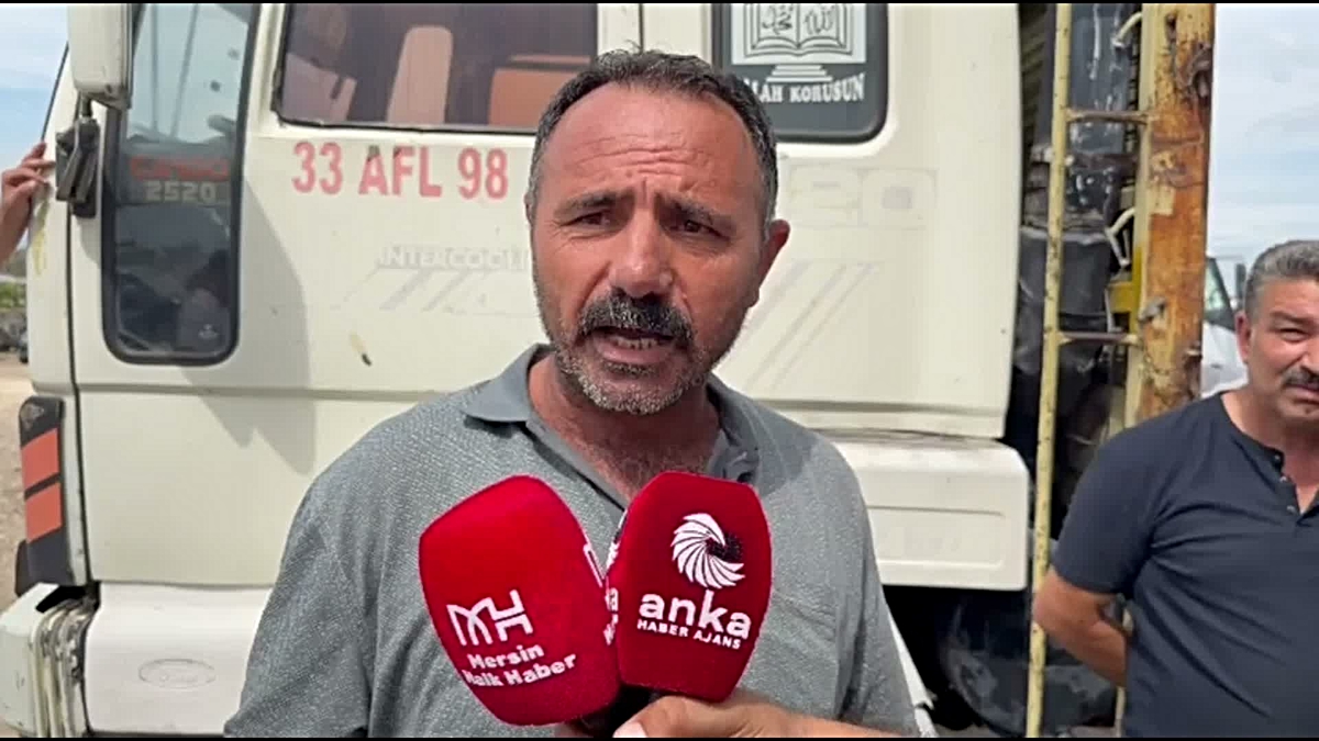 Mersin'de 300 kamyoncu mazot 100 lirayı aşmasına rağmen ücret artmayınca iş bıraktı