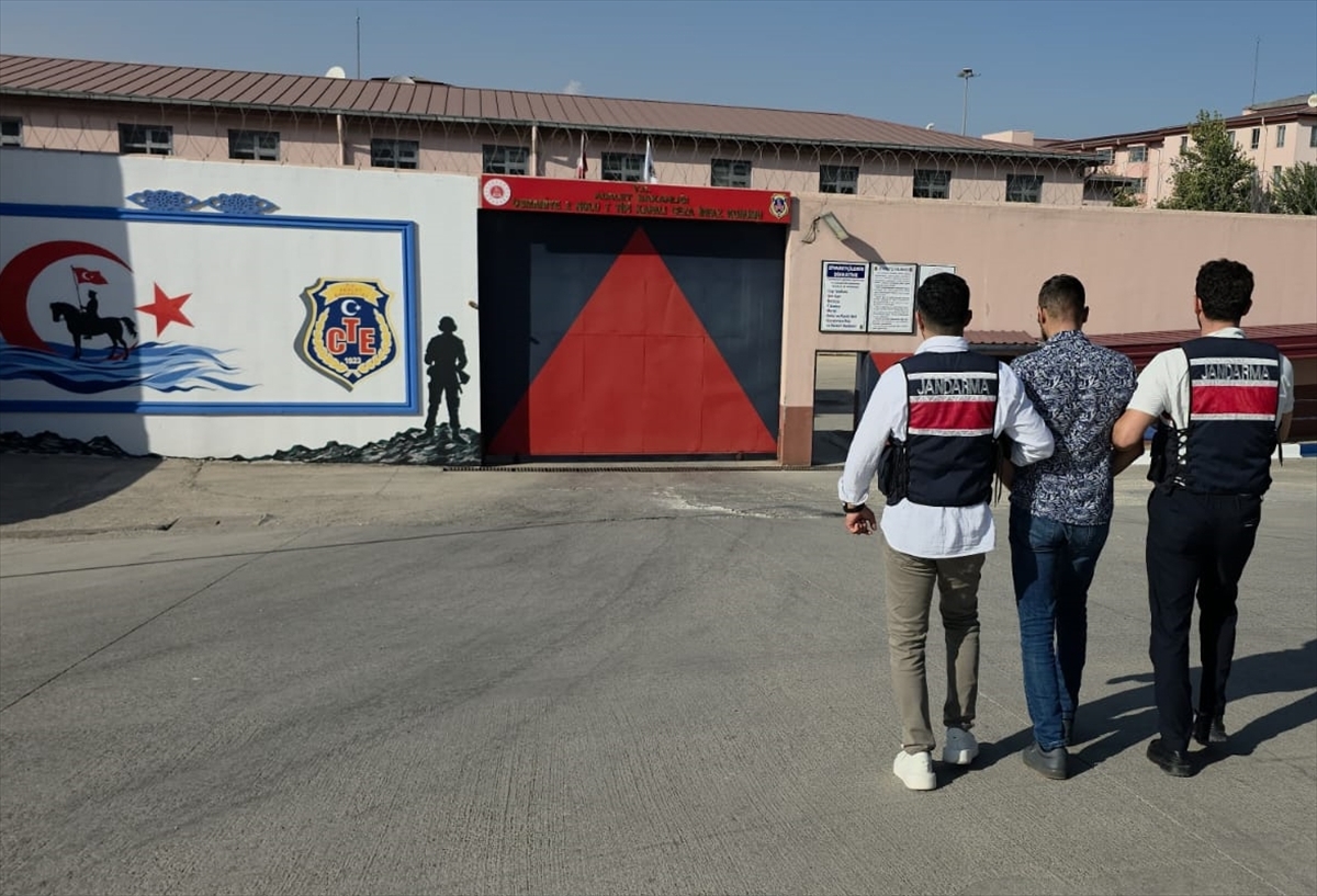 Osmaniye'de terör örgütü DEAŞ operasyonunda yakalanan zanlı tutuklandı