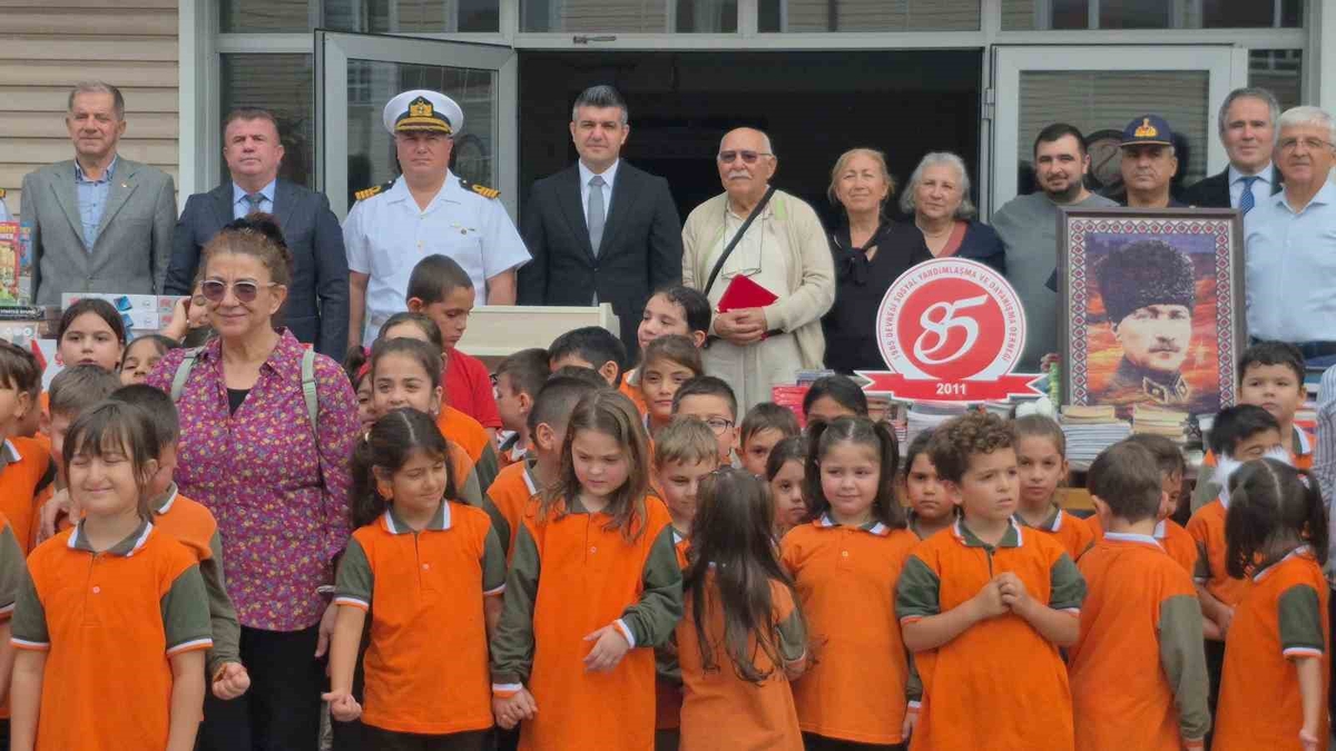 Silah arkadaşlarından şehidin adını taşıyan okula anlamlı destek