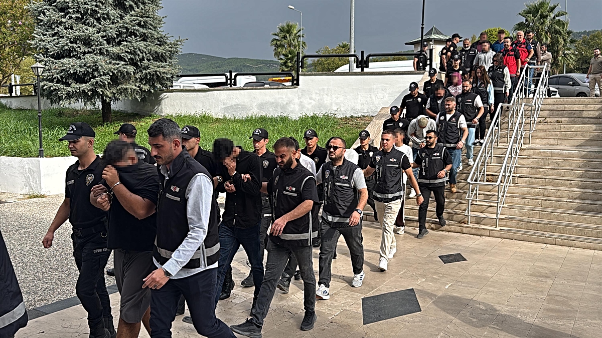 'Sokaklar Güvende' operasyonunda 13 şüpheli tutuklandı