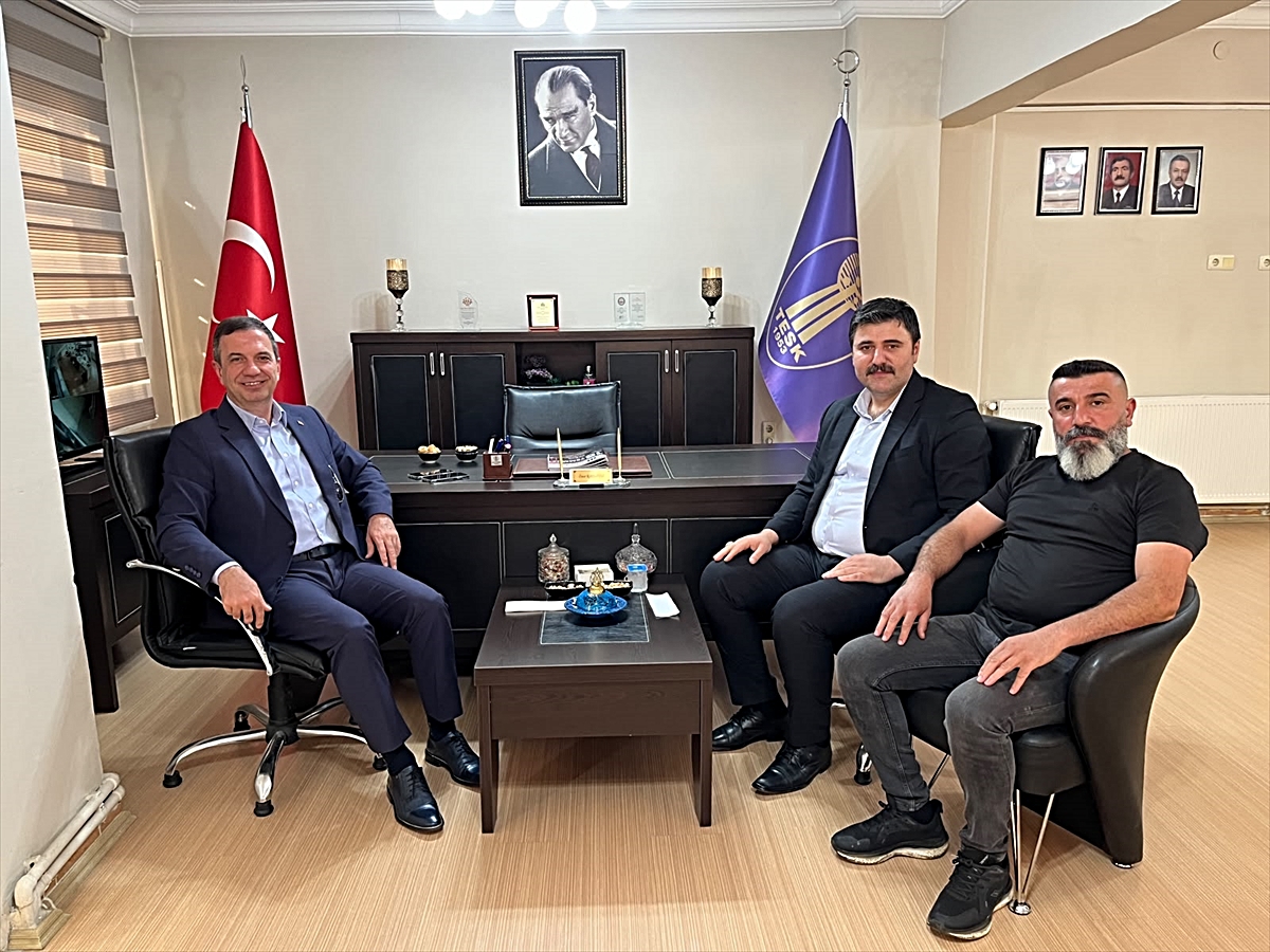 Suluova Kaymakamı Gürçam'dan esnaf odasına ziyaret