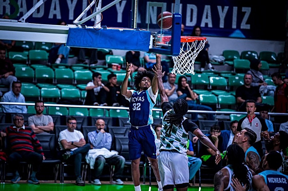 TOFAŞ, Bursaspor Basketbol'u 94-80 yenerek Cevat Soydaş Turnuvası finaline yükseldi