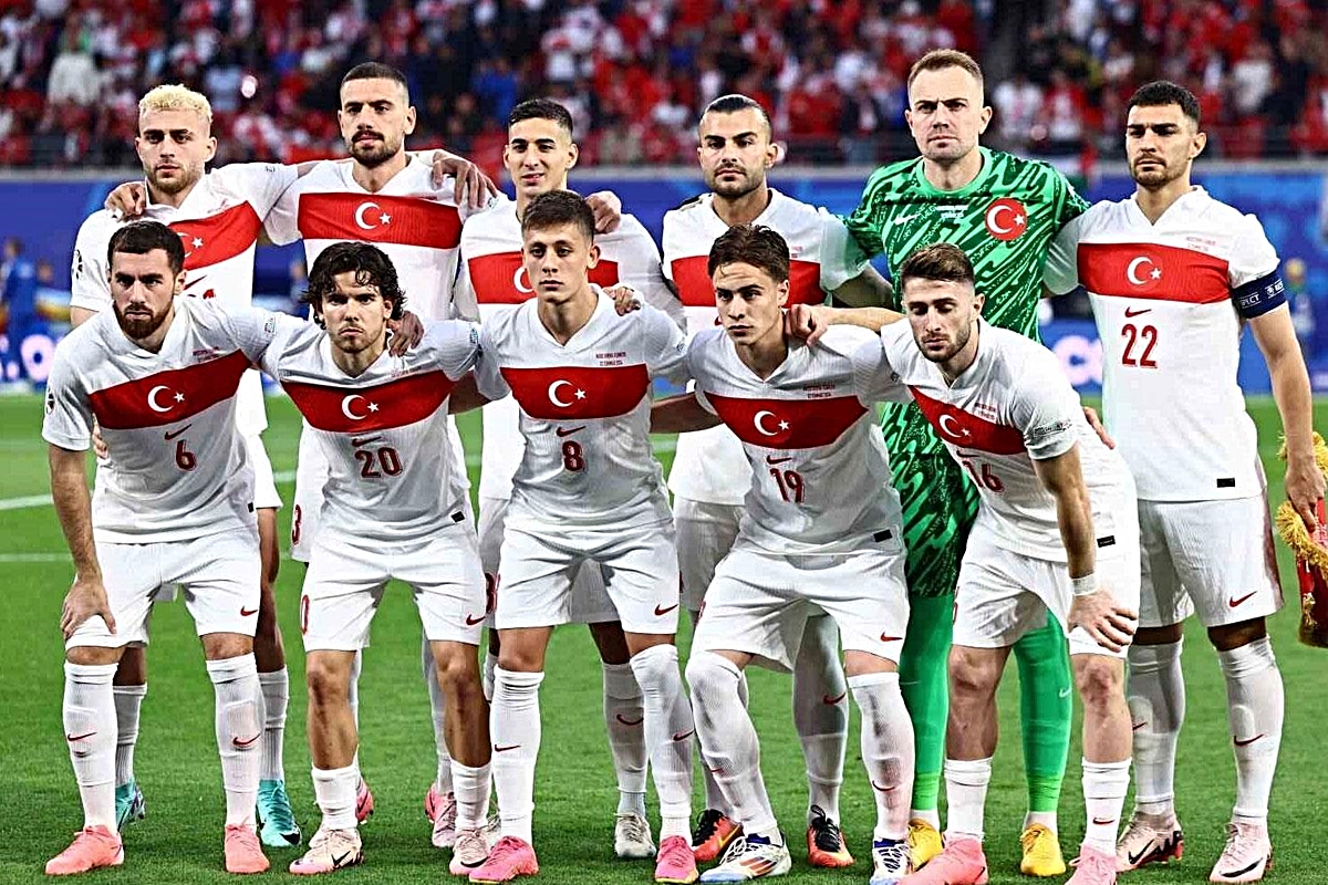 Türk futbolunda bir devir kapandı! Yıldız futbolcu Milli formaya veda etti