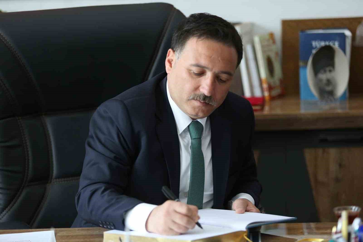 Vali Çiçek: “Gazilerimiz; vatan sevgisinin, cesaretin ve fedakârlığın en anlamlı timsalleri, milletimizin gurur ve onur abideleridir”