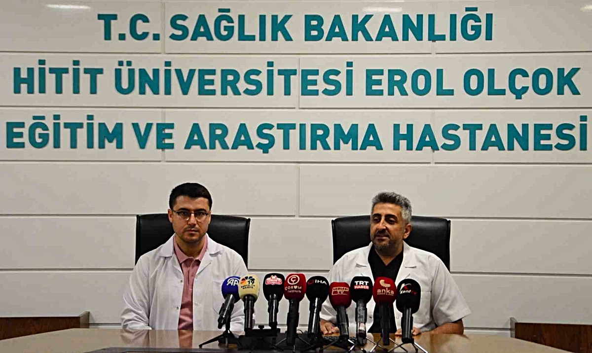 Vatandaşın boğazından çıkan canlı sülük doktorları bile şaşırttı: 'İlk defa gördüm'