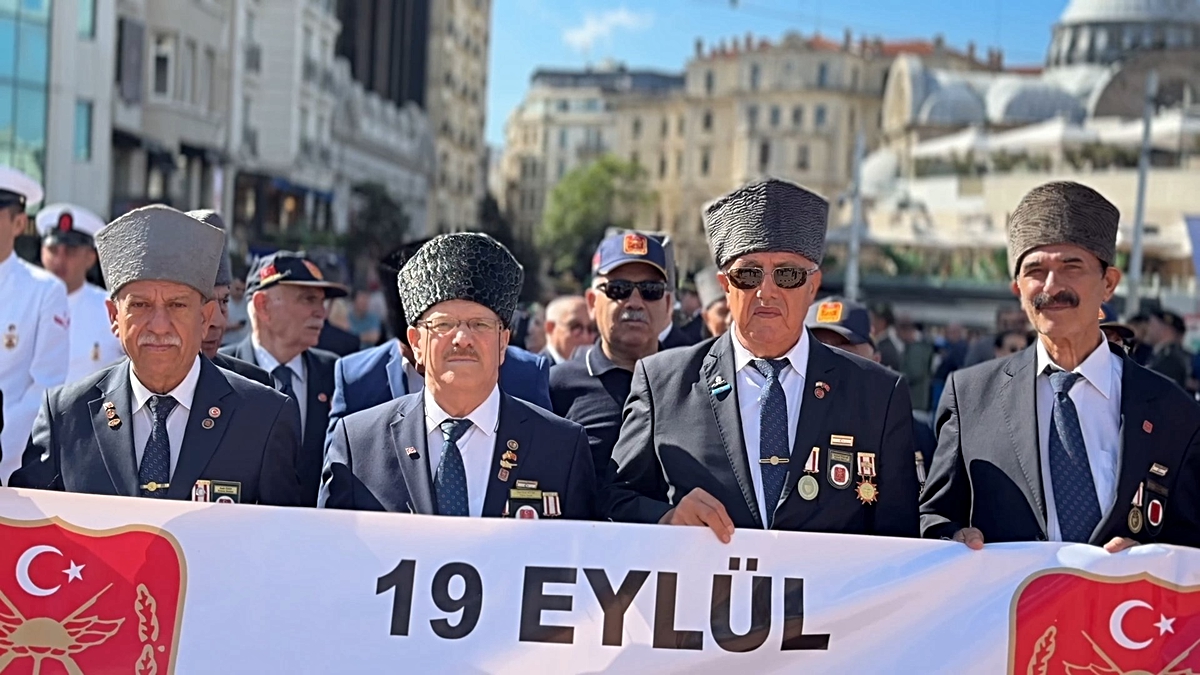 19 Eylül Gaziler Günü'nde Taksim'de tören düzenlendi