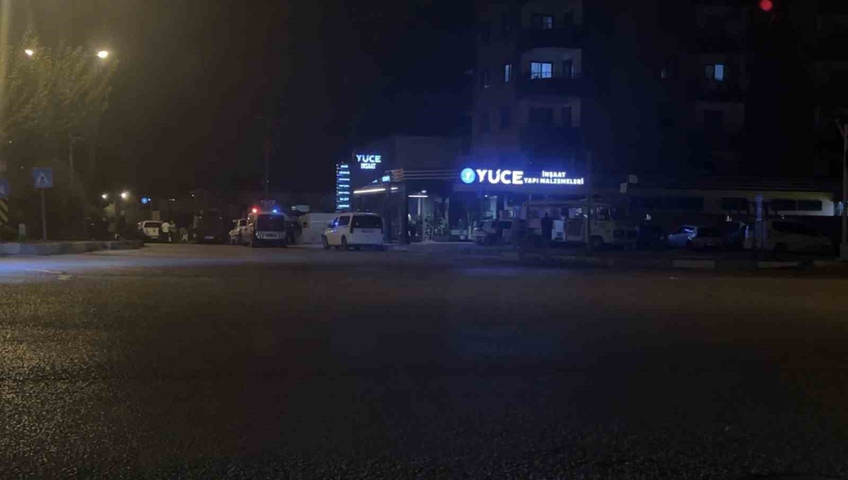 Adana Sarıçam'da iş yerine molotofkokteyli atan kimliği belirsiz 2 kişi aranıyor
