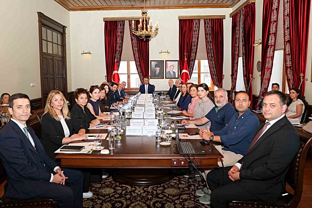 Adana Valisi Yavuz, 9-11 Ekim'deki 10. Lezzet Festivali'nin katkı sunacağını söyledi