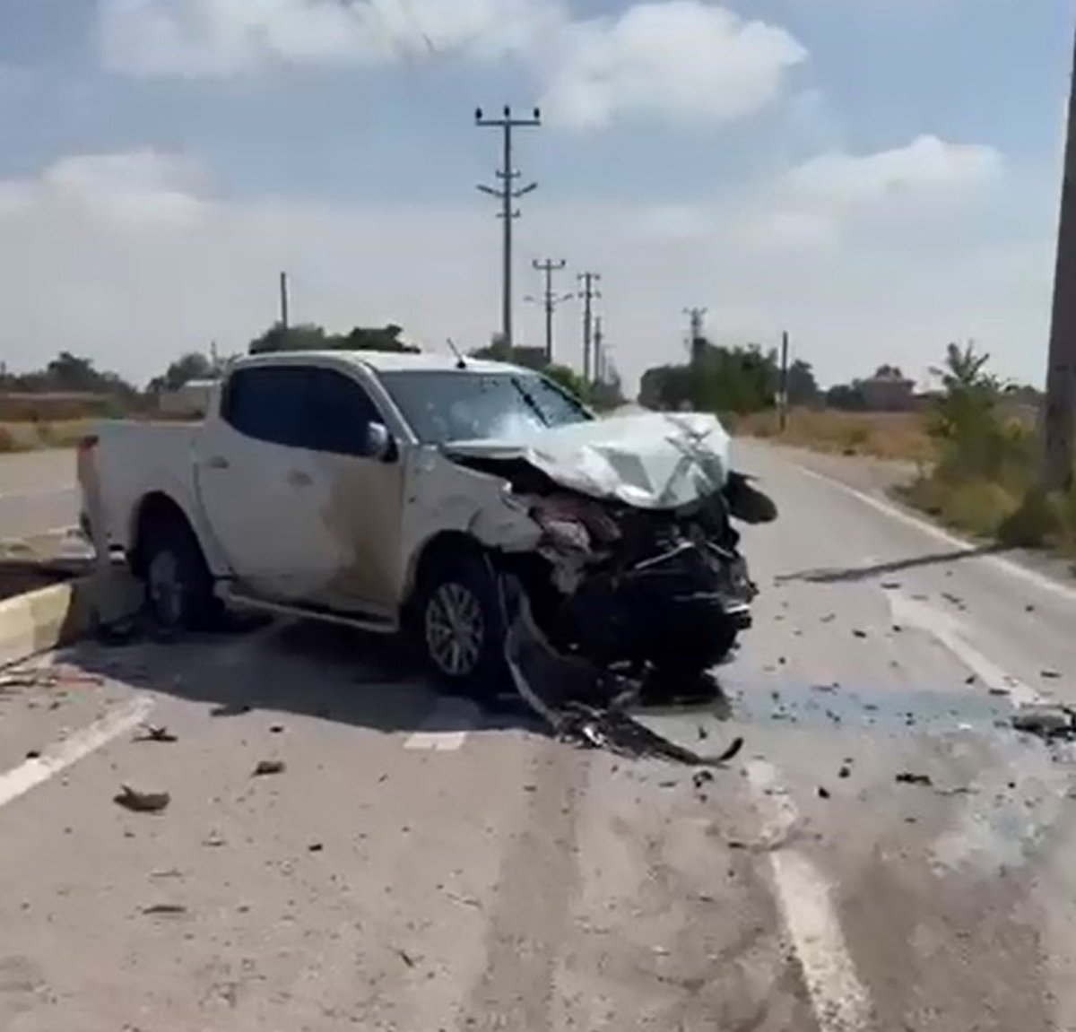 Aksaray-Yeşilova kara yolunda traktörle pikap çarpıştı, 2 kişi yaralandı