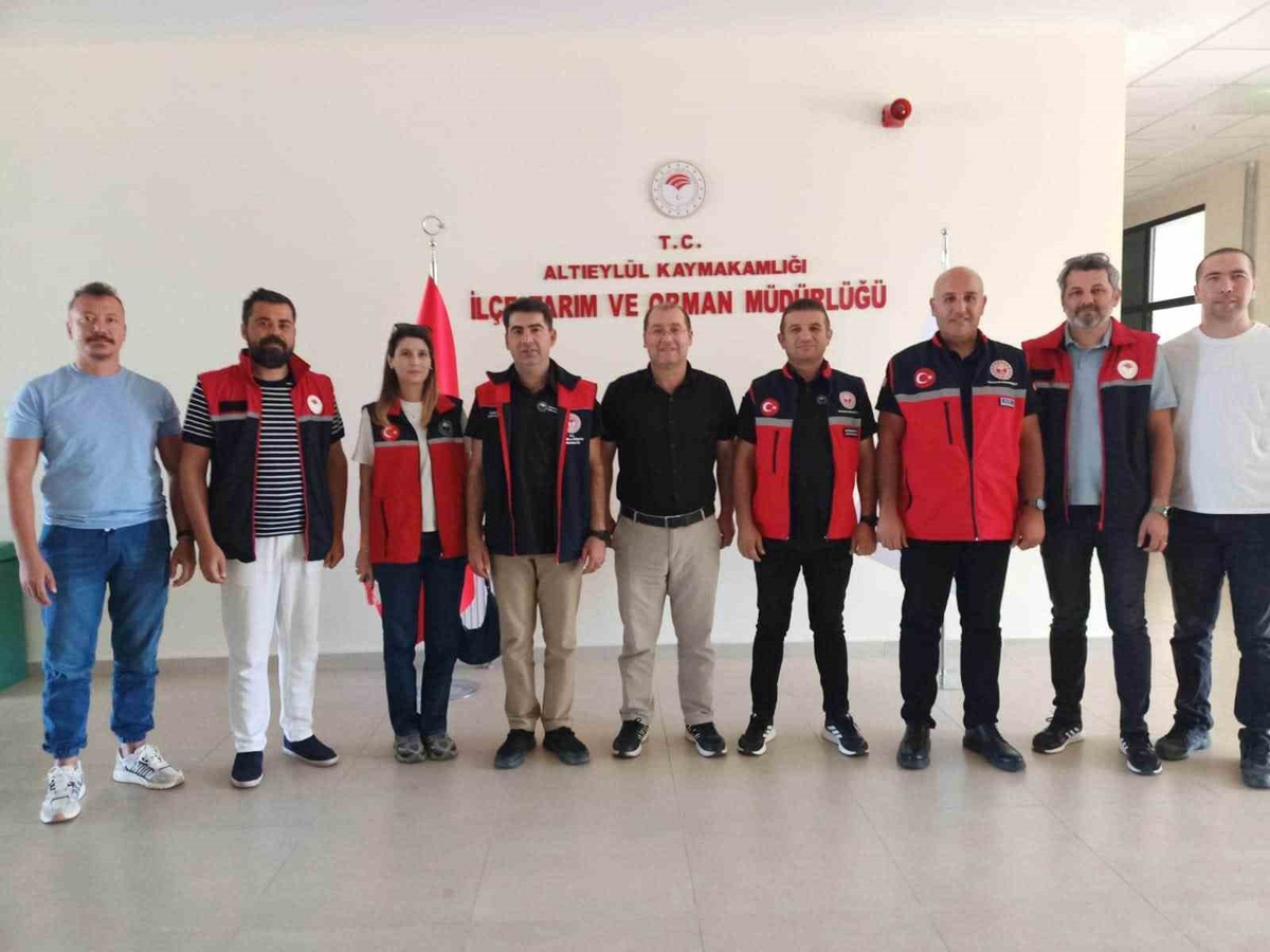 Altıeylül'de veteriner klinik denetimleri ve numune alma çalışmaları masaya yatırıldı