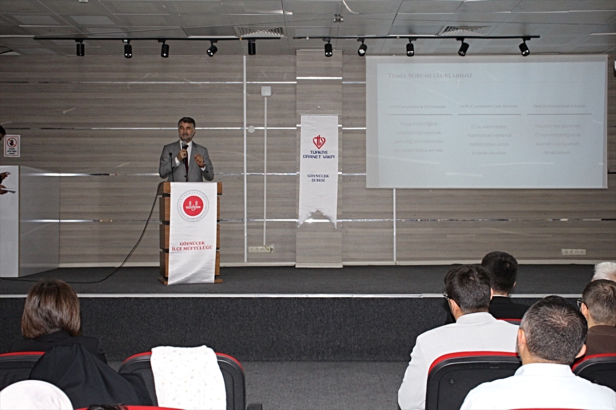 Amasya Göynücek'te İl Müftüsü Yavuz, Hz. Peygamber ve Güzel Ahlak konferansı verdi