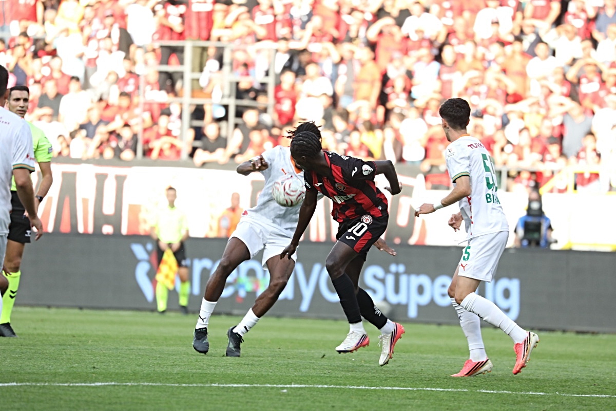 Arca Çorum FK, Süper Lig'de Corendon Alanyaspor'a kendi sahasında 2-1 yenildi