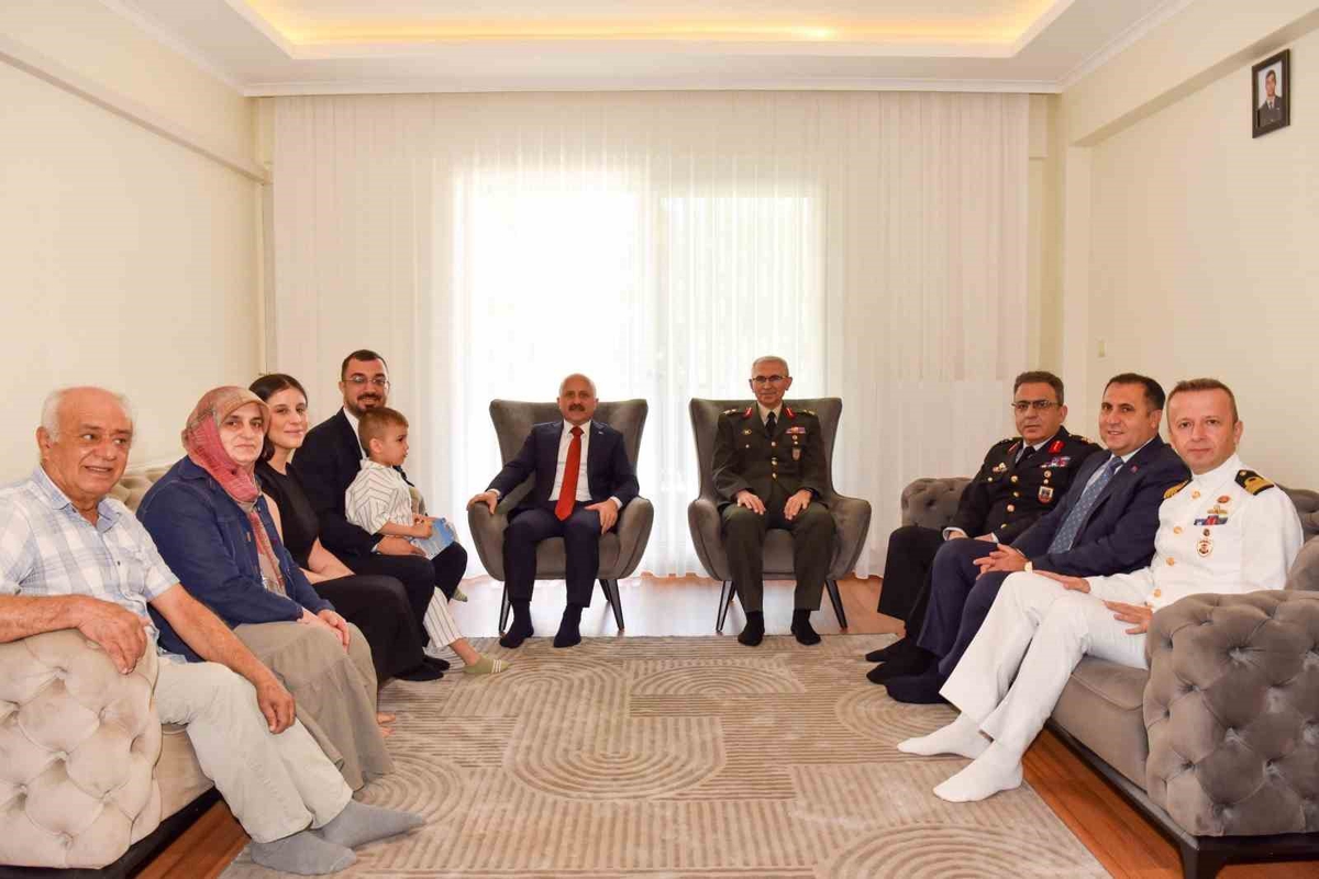 Aydın Valisi Varol, Gaziler Günü’nde Doğubayazıt’ta gazi Çakır’ı ziyaret etti