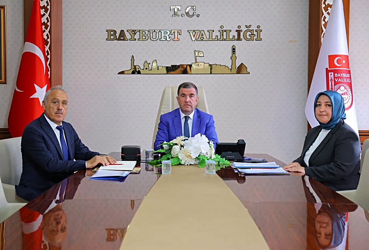 Bayburt Valisi Eldivan, sosyal yardım performans toplantısına VKS ile katıldı