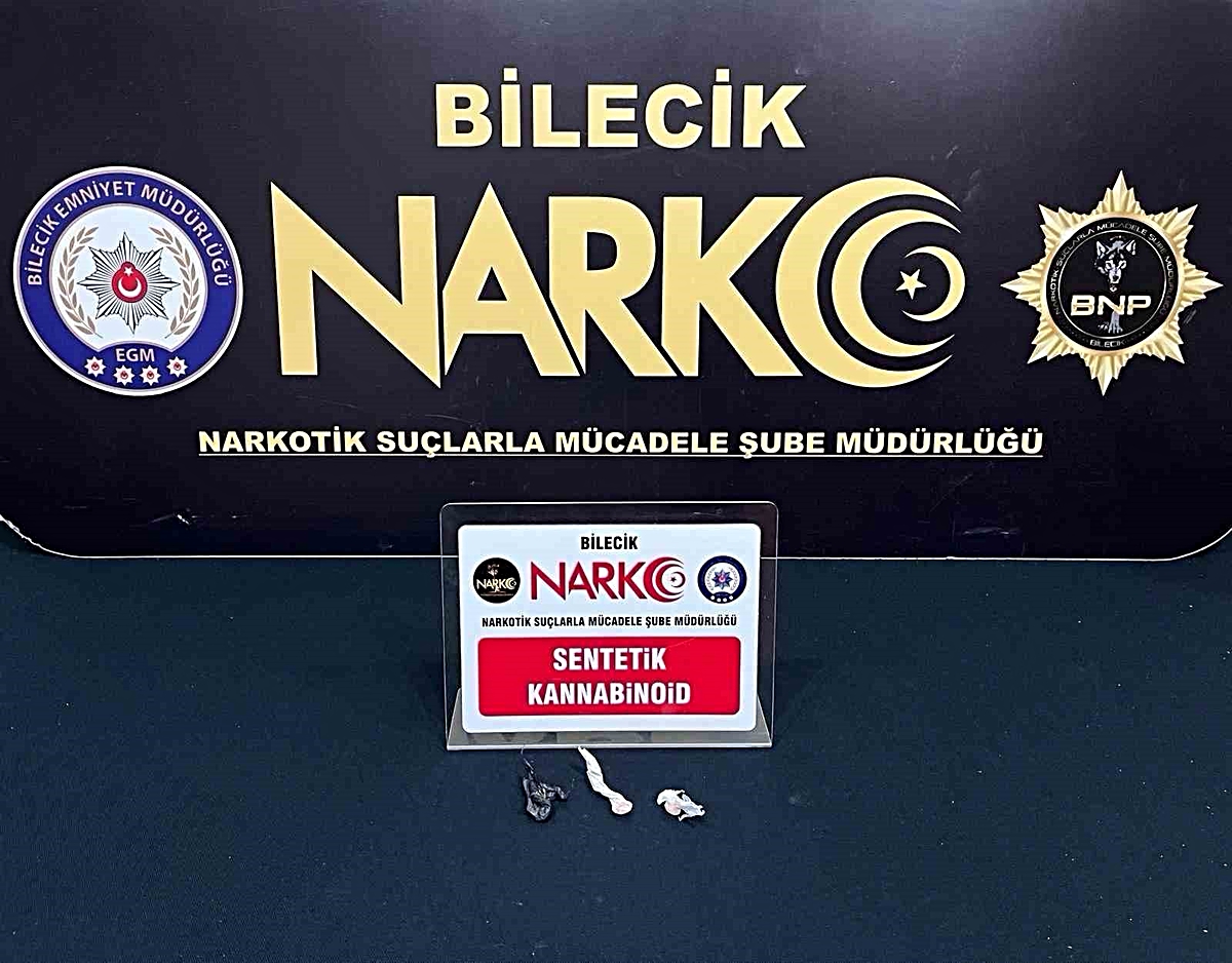 Bilecik’te polisin araç ve 3 şüpheli üzerinde yaptığı aramada bonzai ele geçirildi