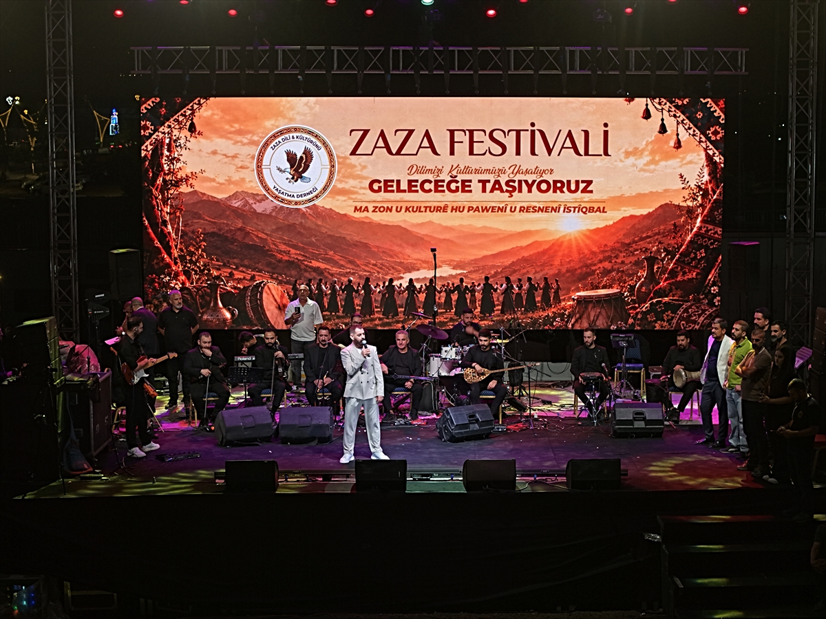Bingöl'de Zaza Festivali, sanatçıların sahne aldığı ikinci günün ardından sona erdi.