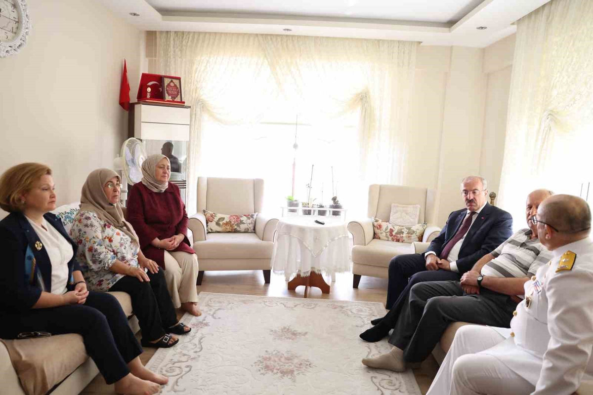 Çanakkale Valisi Toraman, Gaziler Günü’nde Kıbrıs gazisi ve malul gaziyi ziyaret etti