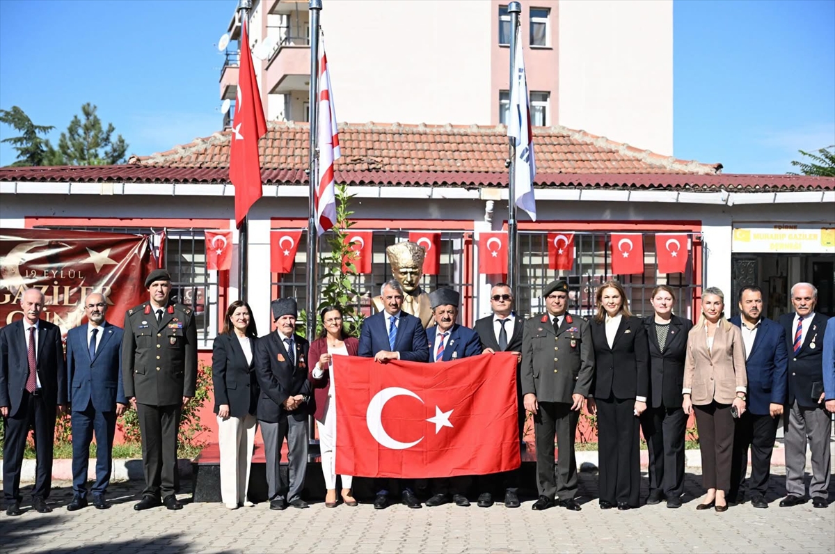 Edirne Valisi Sezer gazilerle bir araya geldi