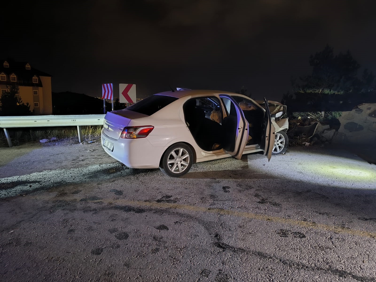 Erzurum Palandöken'de otomobil duvara çarptı, 29 yaşındaki sürücü hayatını kaybetti