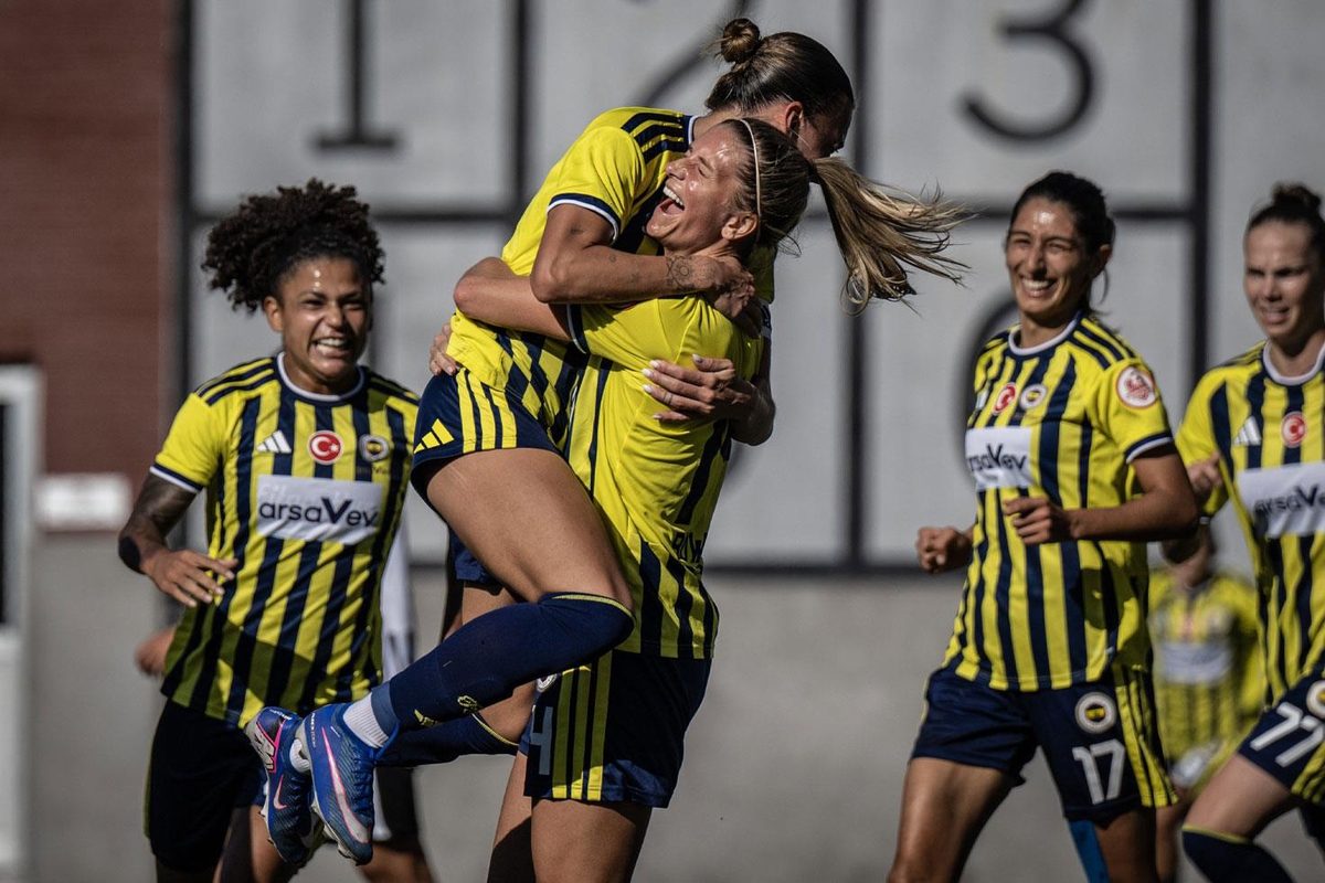 Fenerbahçe'den Beşiktaş'a karşı farklı galibiyet