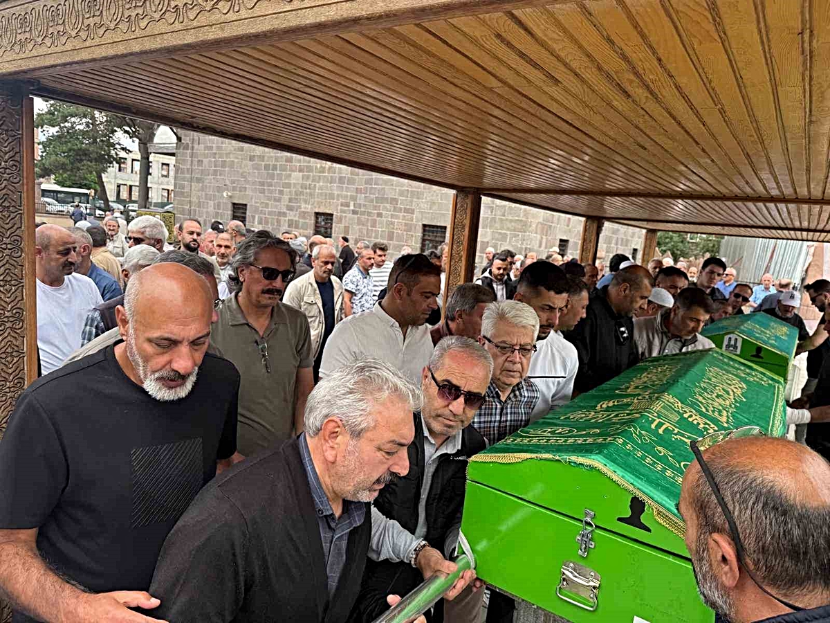 Gazeteci Fuat Kantarcı, 59 yaşında memleketi Erzurum’da toprağa verildi