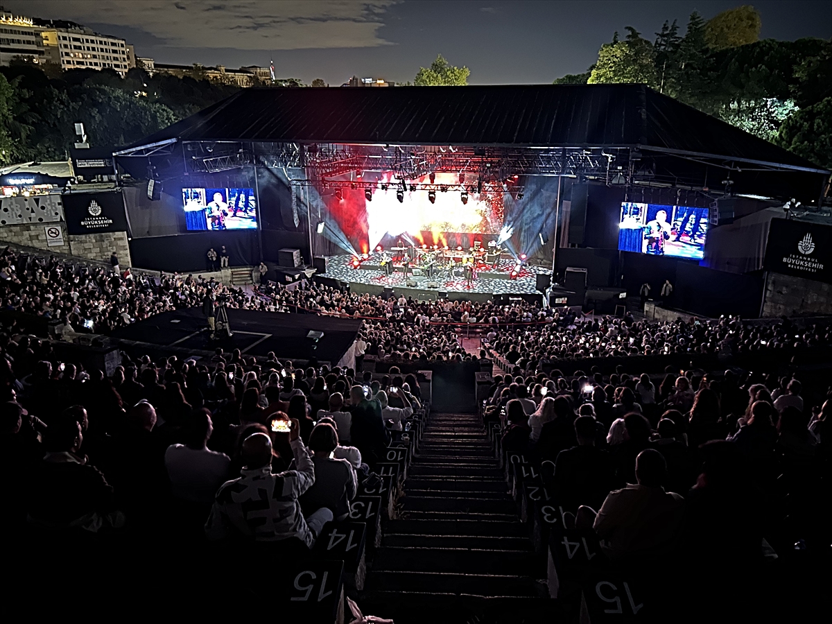 Grammy ödüllü Gipsy Kings, Harbiye’de Historia 2026 Tour kapsamında konser verdi