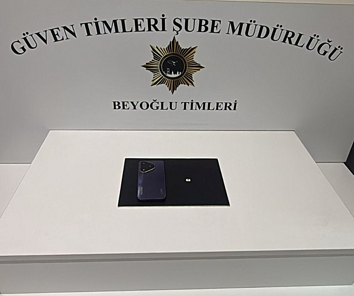 İstanbul Beyoğlu'nda bankta unutulan telefonu çalan hırsız bir gün sonra yakalandı
