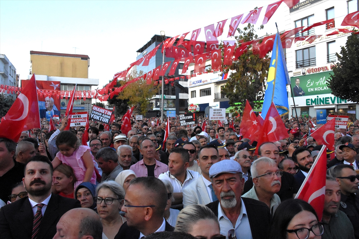 İYİ Parti Genel Başkanı Dervişoğlu Aksaray'da vatandaşlarla buluştu
