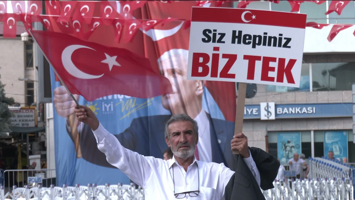 İYİ Parti'nin 'Bayrak Açıyorum' mitingi Aksaray'da Milli İrade Meydanı'nda yapıldı
