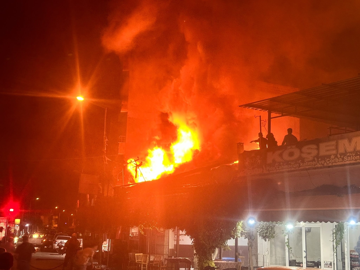 İzmir Ödemiş'te ekmek fırınında baca temizliği sırasında yangın çıktı, can kaybı yok