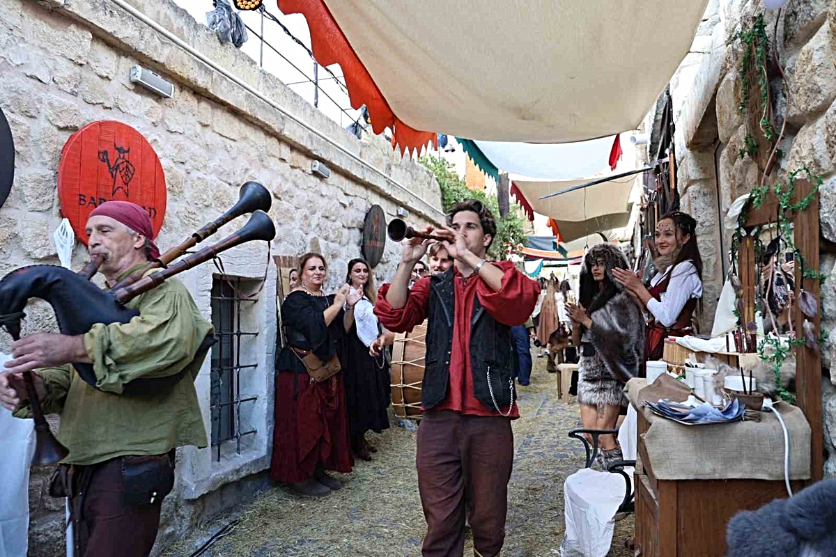 Kapadokya'da 4'üncüsü düzenlenen Orta Çağ Panayırı, 25 ülkeden turisti ağırladı