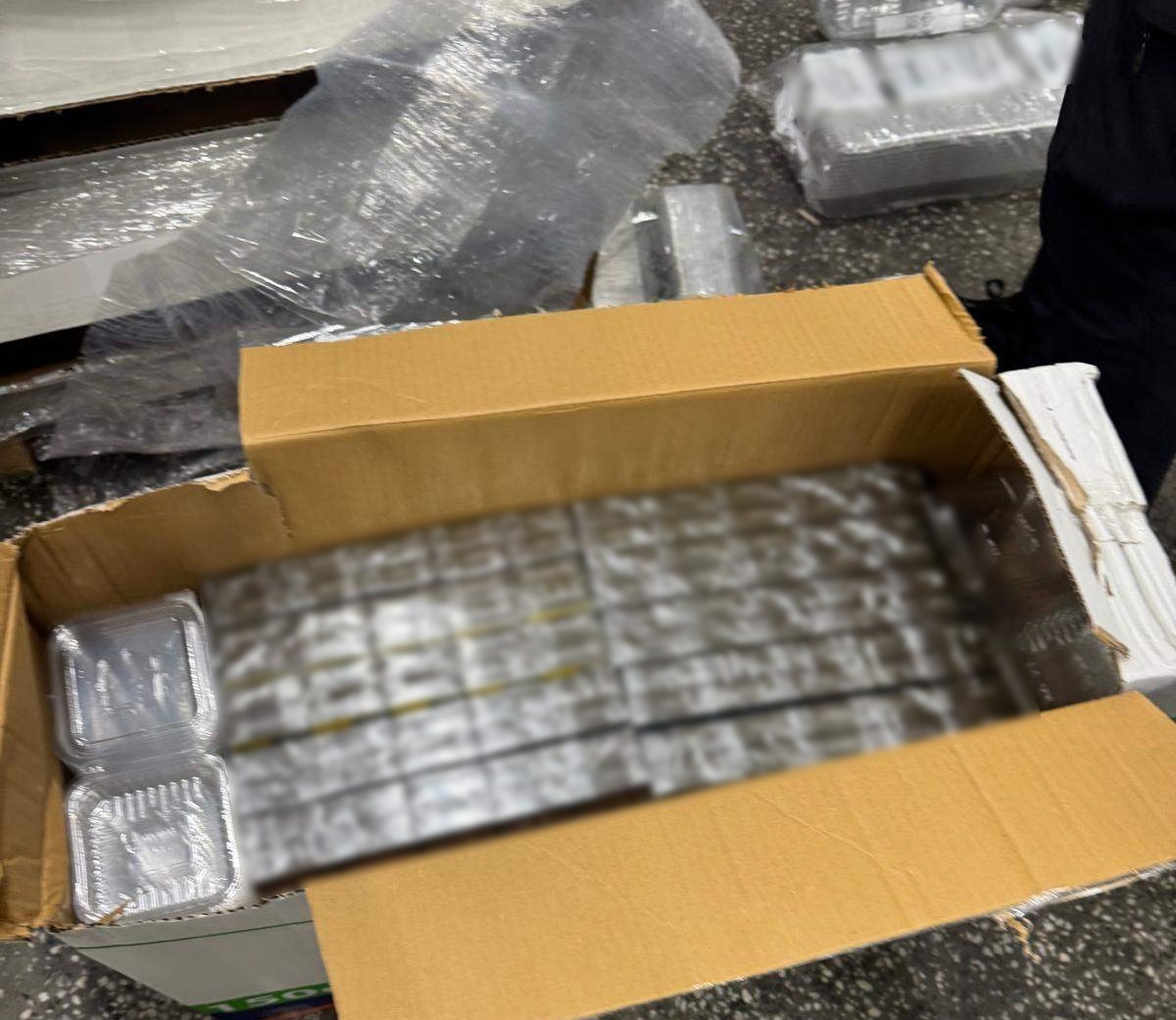 Kaptan Andreevo gümrüğünde Türk tırında 20 bin paket kaçak sigara ele geçirildi