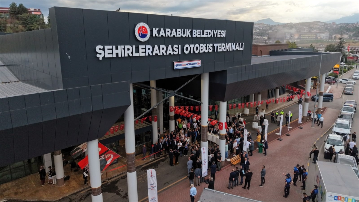 Karabük Belediyesi ve Bakanlık işbirliğiyle yenilenen otobüs terminali törenle açıldı
