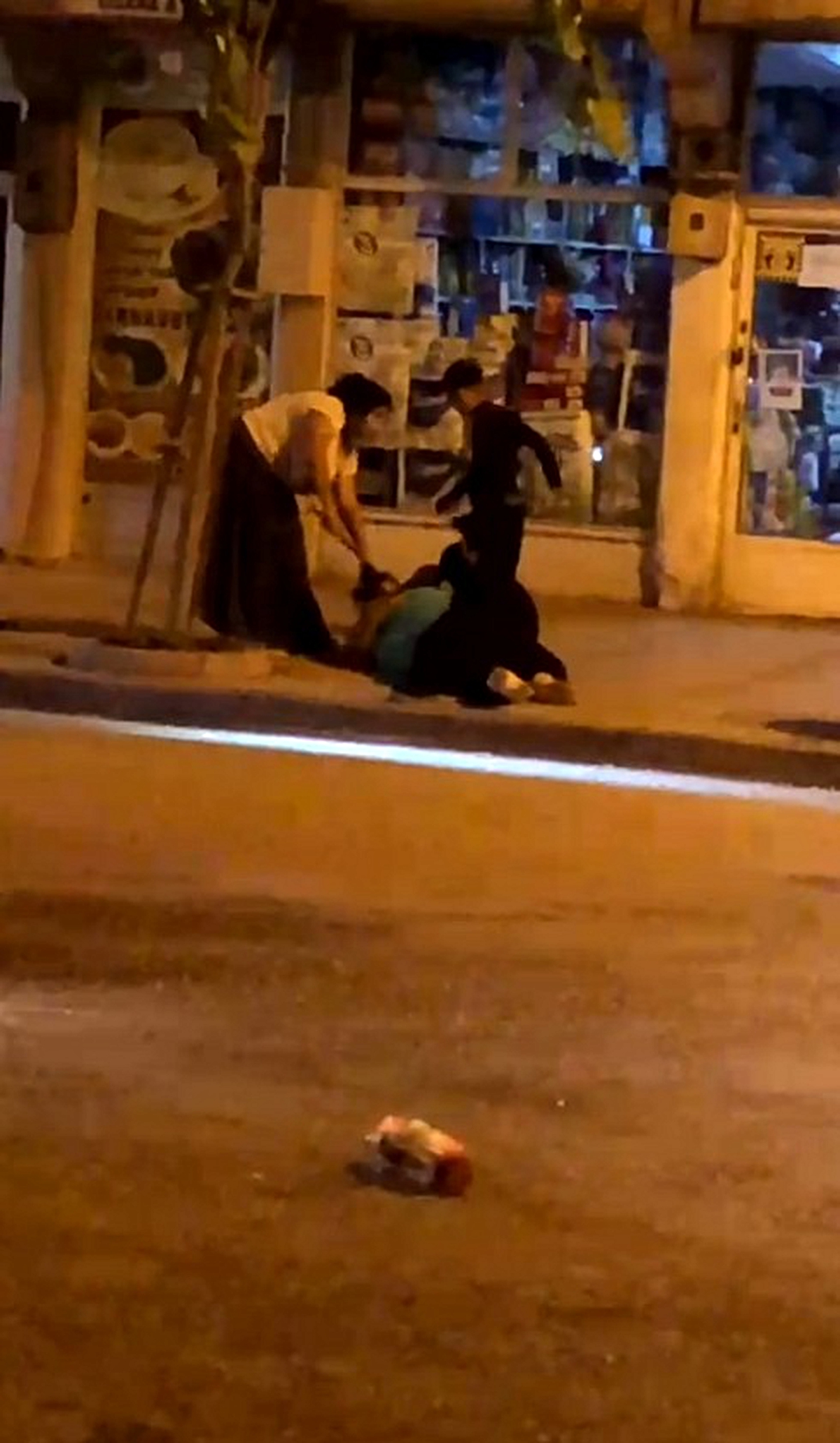 Karabük'te 2 kadın sopayla kavga etti, yaralanan kadın hastaneye kaldırıldı
