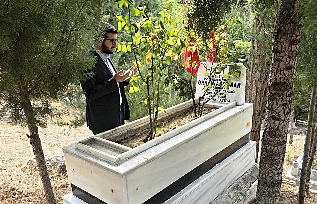 Keban Müftüsü Çiçen şehit ve gazilerin kabirlerini ziyaret etti