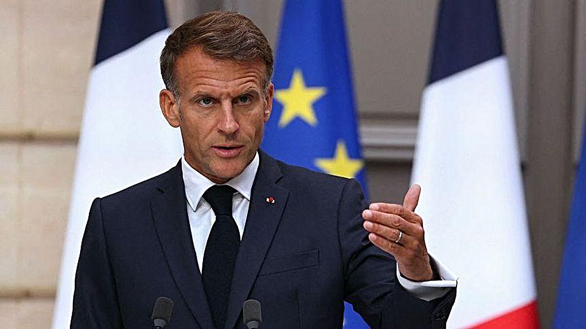 Macron, Rusya'nın hibrit saldırı tehdidine karşı koruma planı hazırlanmasını istedi